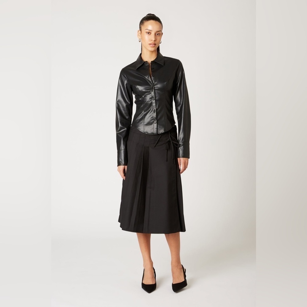 NIA Faux Leather Brielle Button Up Black Shirt Size Medium NWT - Picture 3 of 11